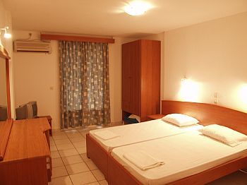 Hotel Alexander Laganas Exteriér fotografie